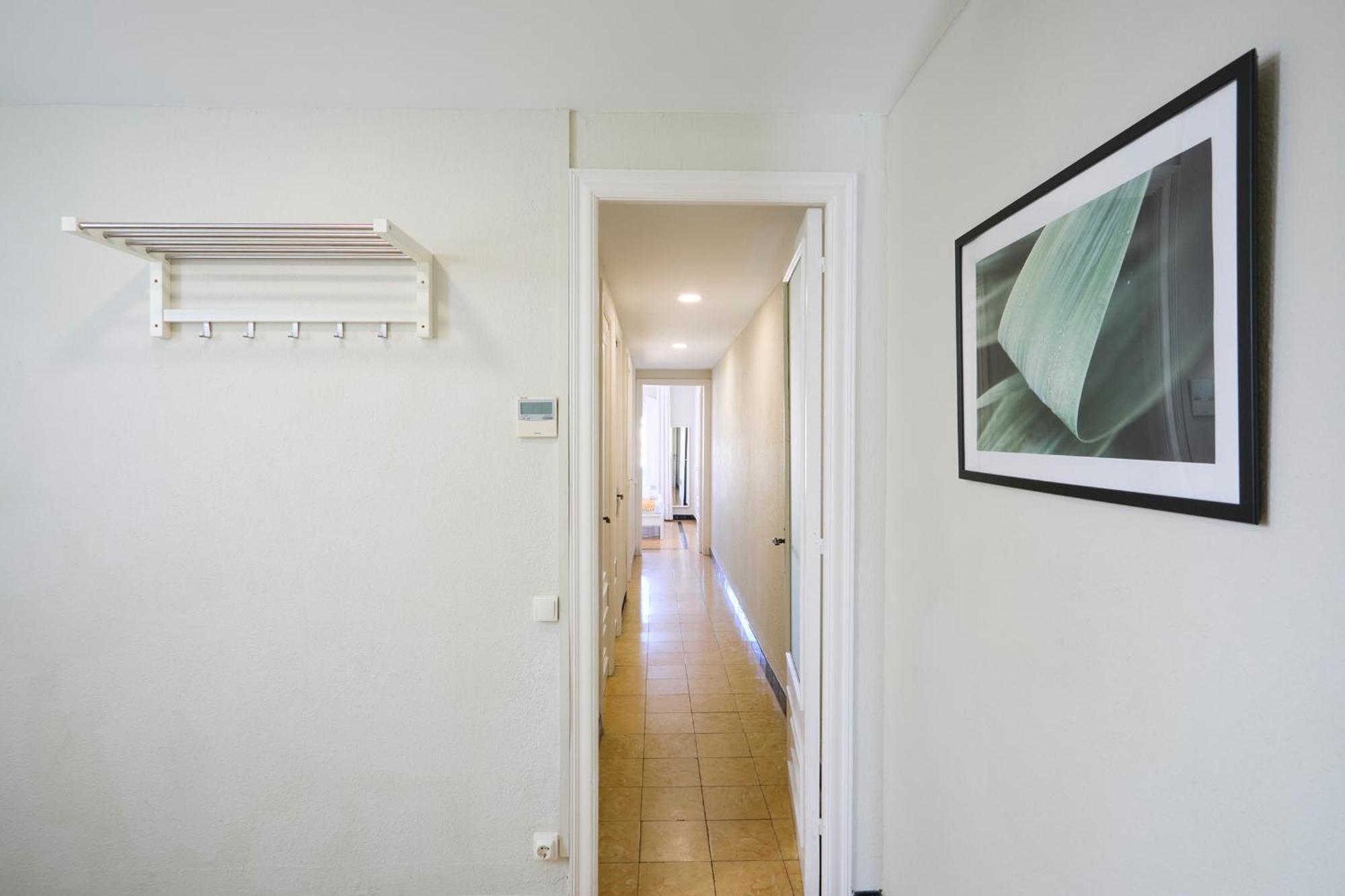 63Par1016- Sunny Apartment In Paralel バルセロナ エクステリア 写真